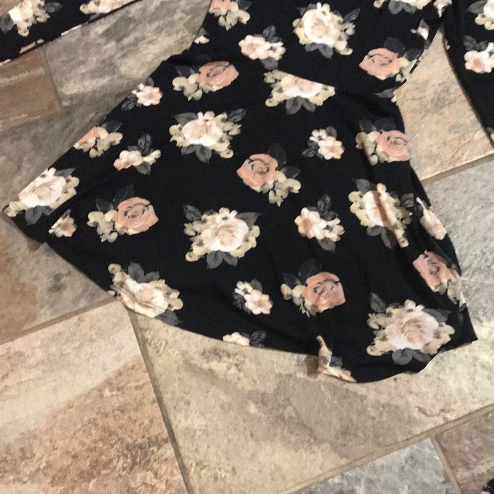 Dress - Picture 3 of 4